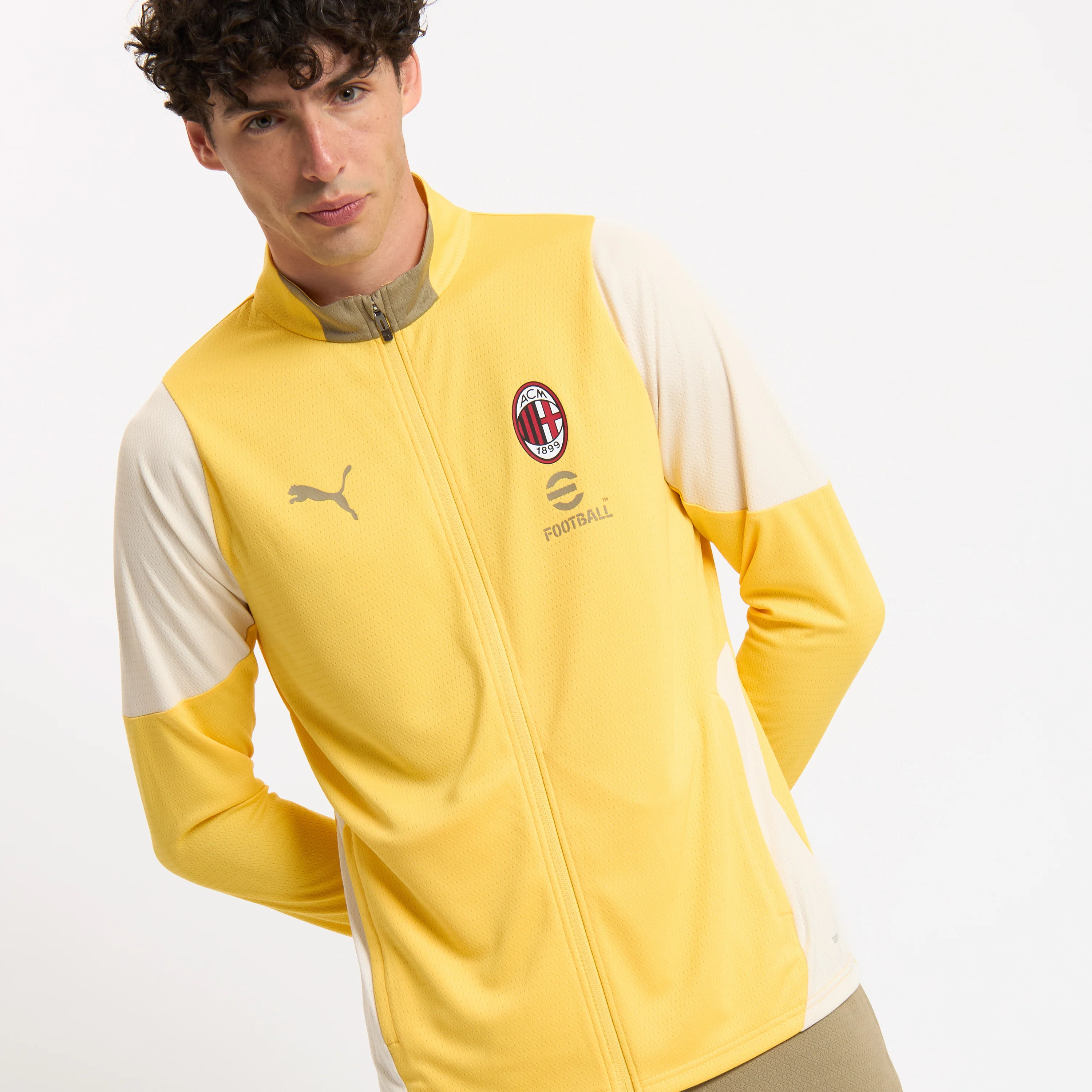GIACCA GIALLA MILAN TRAINING 2025/26 CON ZIP E TASCHE - Image 4