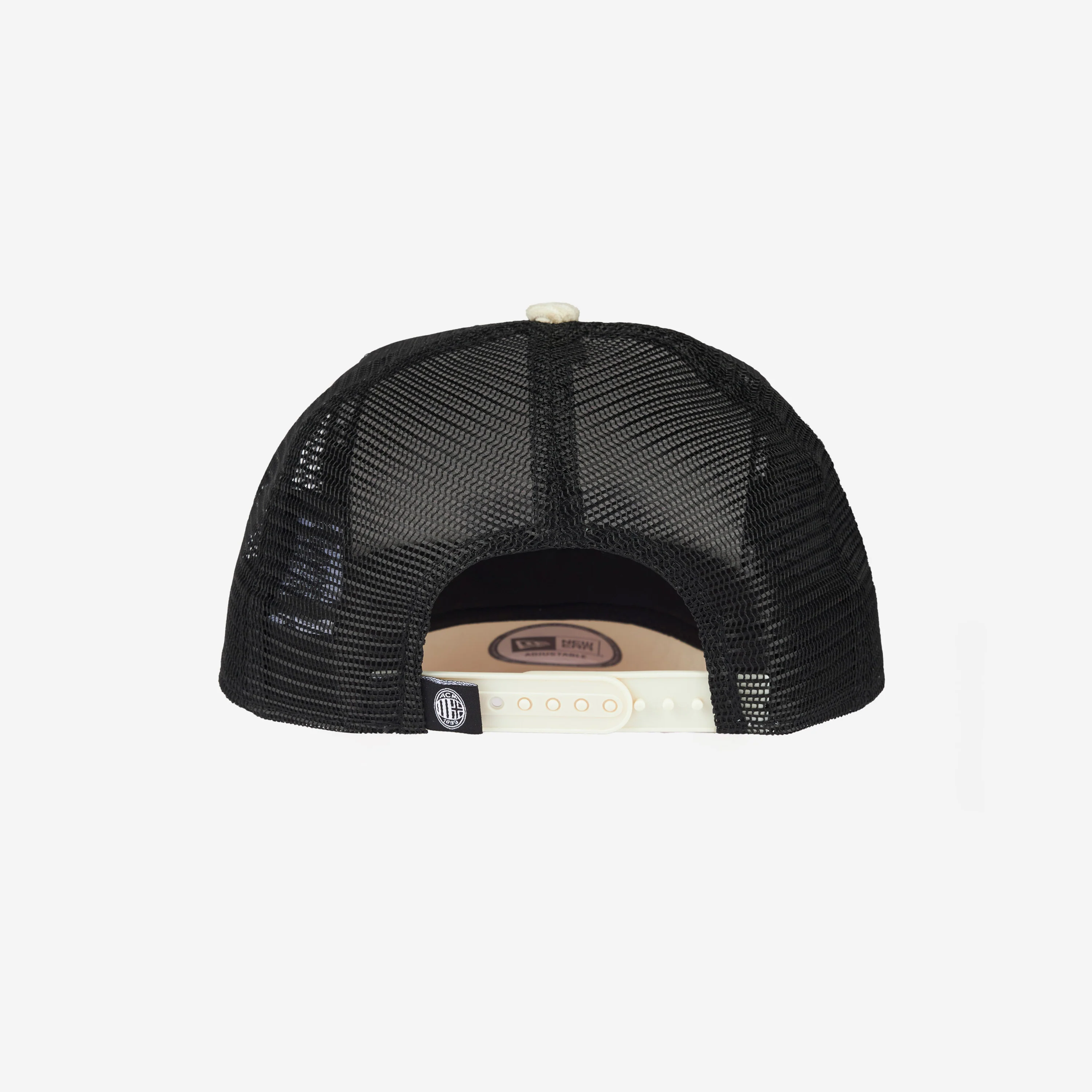 CAPPELLINO TRUCKER NEW ERA X AC MILAN IN VELLUTO A COSTINE CON RICAMO EST. 1899 - Image 4