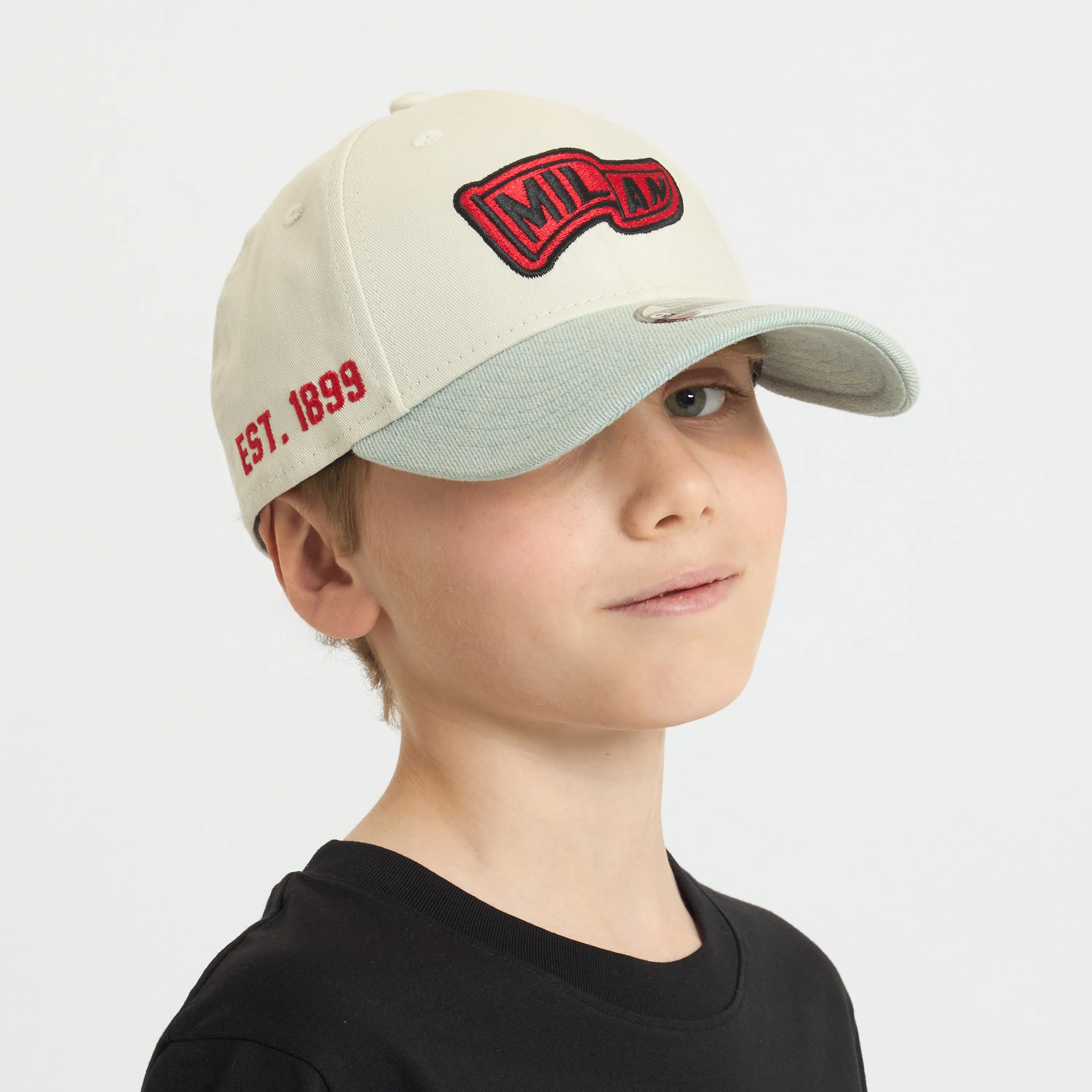 CAPPELLINO RAGAZZO 9FORTY® NEW ERA X AC MILAN BIANCO CON VISIERA IN DENIM - Image 4